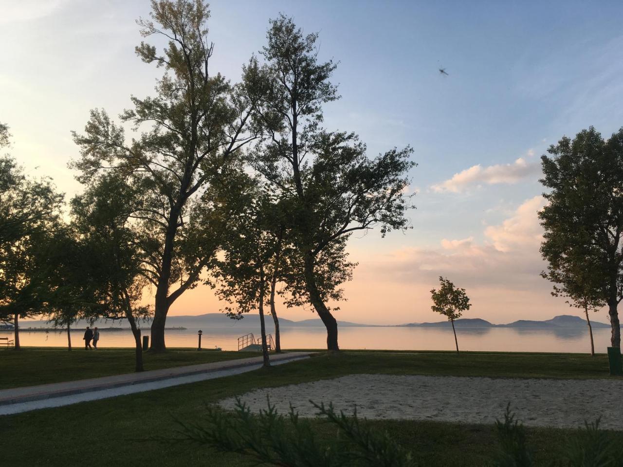 Balatoni Retró Villa Balatonfenyves Exterior foto